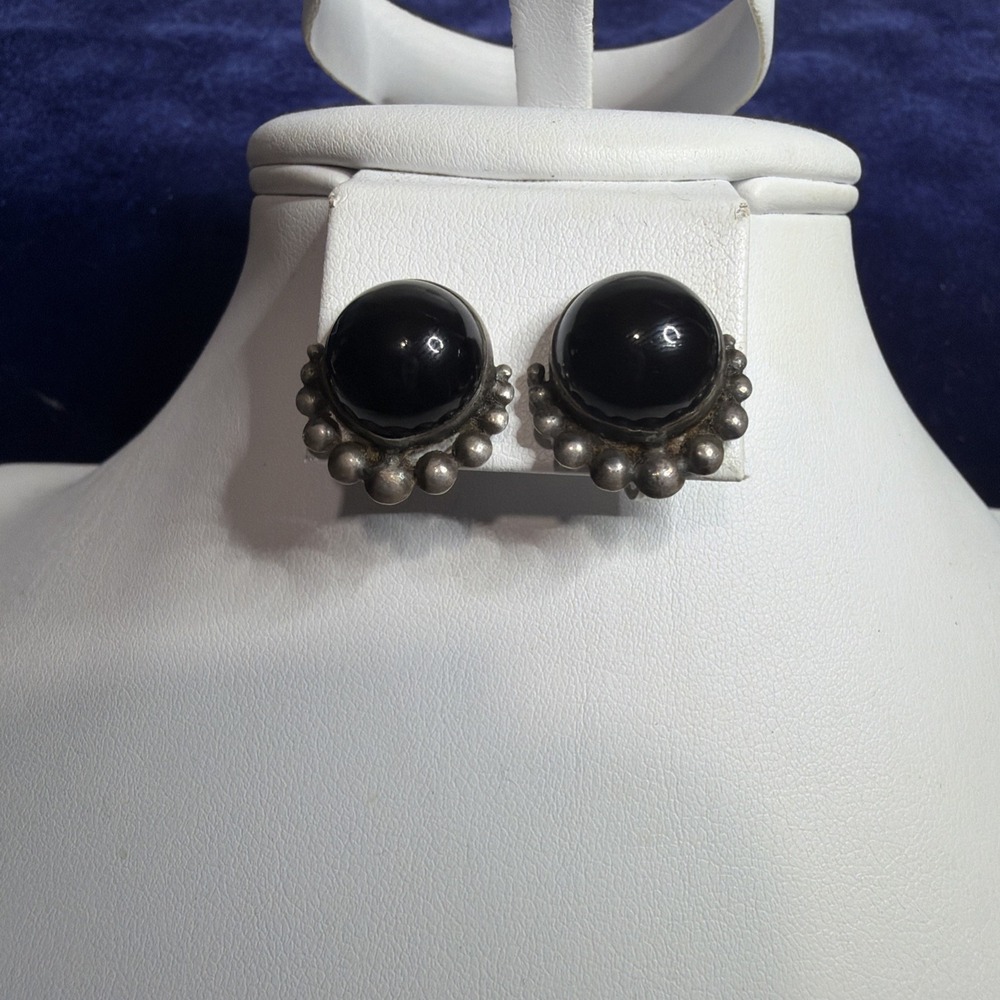 STERLING SILVER Onyx VINTAGE ESTATE Screw CLIP ON DomeEARRINGS 6.4Gr